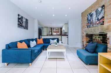 Kensington Terrace, Hyde Park, Leeds - Image 2
