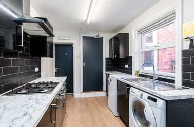9 Manor Drive, Hyde Park, Leeds - Image 3
