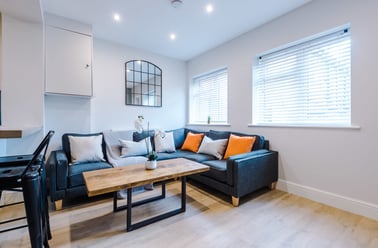 10 Holcombe Road, Fallowfield, Manchester - Image 2