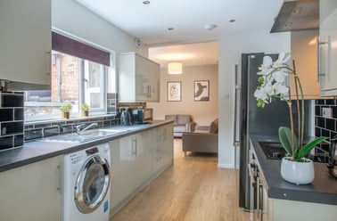 74 Kimbolton Avenue, Radford, Nottingham - Image 2