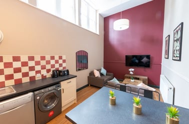 Flat P Bishop Blackall School, St James, Exeter - Image 2