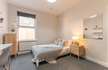 8 Kimbolton Avenue, Radford, Nottingham - Image 2