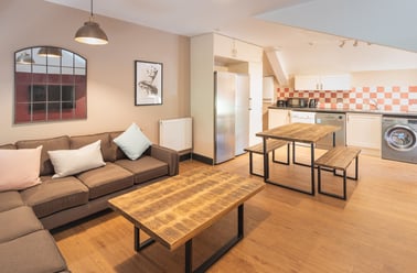 Flat H Bishop Blackall School, St James, Exeter - Image 2