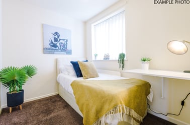 Lloyd Mansions, Charlestown, Salford - Image 2