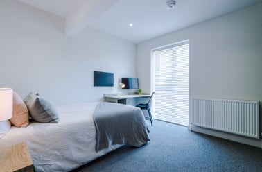 Capricorn Way, Charlestown, Salford - Image 2