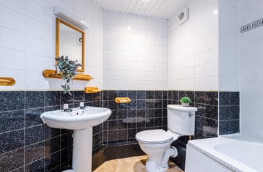 Flat 4, Newton House, Fallowfield, Manchester - Image 2