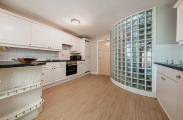 Flat 12, Lowry House, Fallowfield, Manchester - Image 3