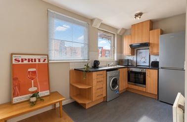 Flat 28, Mayfair Court, Fallowfield, Manchester - Image 2