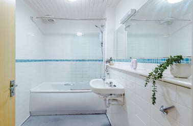 Flat 69, Mayfair Court, Fallowfield, Manchester - Image 2