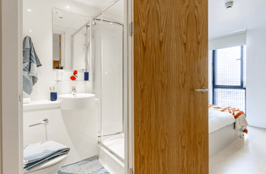 Gold En Suite, The Lantern, 6 Bolton Street, Liverpool John Moores University, Liverpool - Image 3