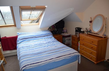 F7, Plymouth - Image 2