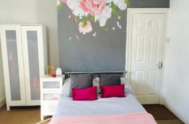 22 Chedworth Street (students), Plymouth - Image 2