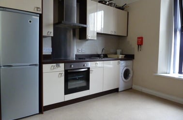 49A Durham Avenue (students), Plymouth - Image 3