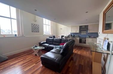 Flat 33, Plymouth - Image 3