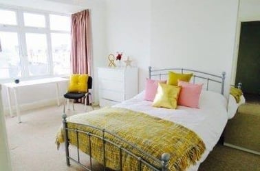 12 College Avenue (students), Plymouth - Image 3