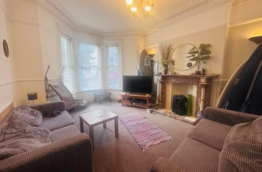 36 Beatrice Avenue (students), Plymouth - Image 2