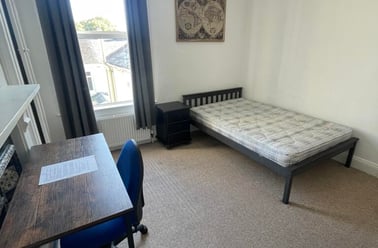 84 Beaumont road (students), Plymouth - Image 3