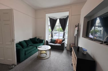 15 Headland Park (students), Plymouth - Image 2