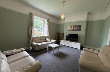 25 North Road East (students), Plymouth - Image 2