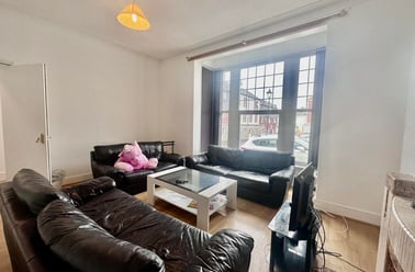 1 Bedford Park (students), Plymouth - Image 2