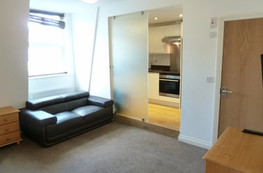 Flat 7, Plymouth - Image 2