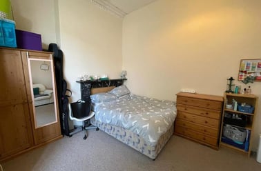 24 Woodland Terrace Flat 1 (students), Plymouth - Image 2