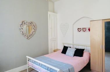 8 Headland Park (students), Plymouth - Image 3