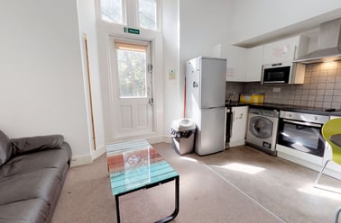 Flat 1 Whitefield House (students), Plymouth - Image 2