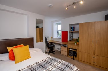 Flat D The Clubhouse (students), Plymouth - Image 2