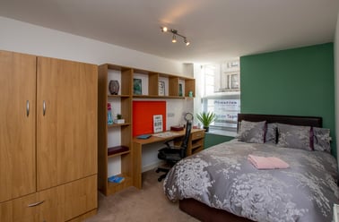 Flat B The Clubhouse (students), Plymouth - Image 2