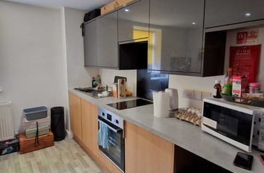 5 Marvell Lane Flat 12 (students), Plymouth - Image 3