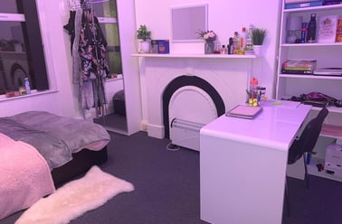 66 Alexandra Road (students), Plymouth - Image 2