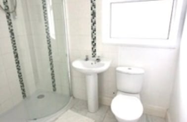 22 Furzehill road (students), Plymouth - Image 2