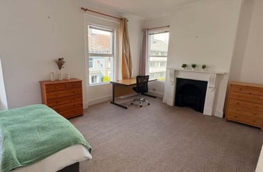 46 Bayswater Road (students), Plymouth - Image 3