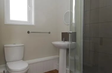 49 North Street (students), Plymouth - Image 2