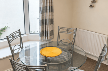 35 Seymour Avenue (students), Plymouth - Image 3