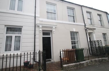 3 Beaumont Place (students), Plymouth - Image 2