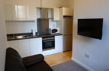 Flat 2, Plymouth - Image 2