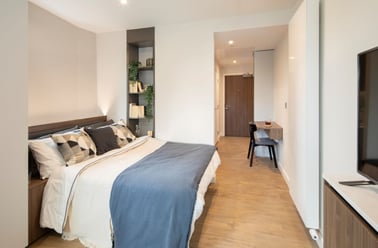 Cosy 1 Mid-century Modern, Enclave Croydon, 23 College Road, Croydon, London - Image 2