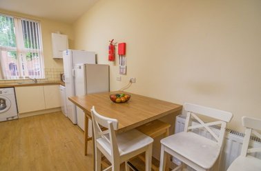 213a Cemetery Road, Sharrow, Sheffield - Image 2