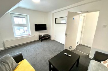 83a Junction Road, Sharrowvale, Sheffield - Image 2