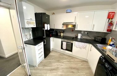 83a Junction Road, Sharrowvale, Sheffield - Image 3