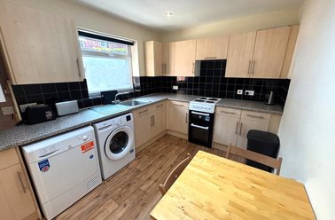 33a Cemetery Avenue, Sharrow, Sheffield - Image 2