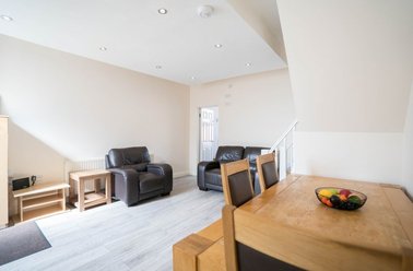 Flat 2B 341-343 Sharrowvale Road, Sharrowvale, Sheffield - Image 2