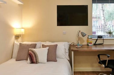 Deluxe Studio, The Hub, 21-25 South Lambeth Road, Vauxhall, London - Image 3