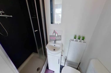 Salford, Ellesmere Park - Image 3