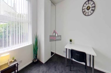 Salford, Ellesmere Park - Image 3