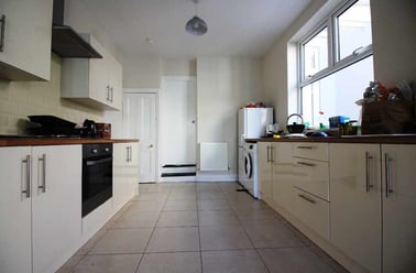Roath, Cathays, Cardiff - Image 3