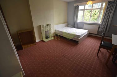 Victoria Park Road, Clarendon Park, Leicester - Image 3