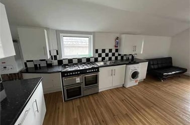 Uplands Crescent, Uplands, Swansea - Image 2